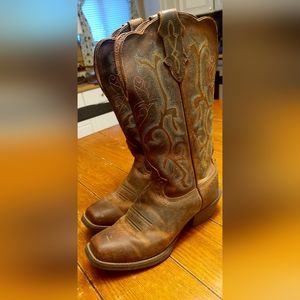 6.5 Justin boots